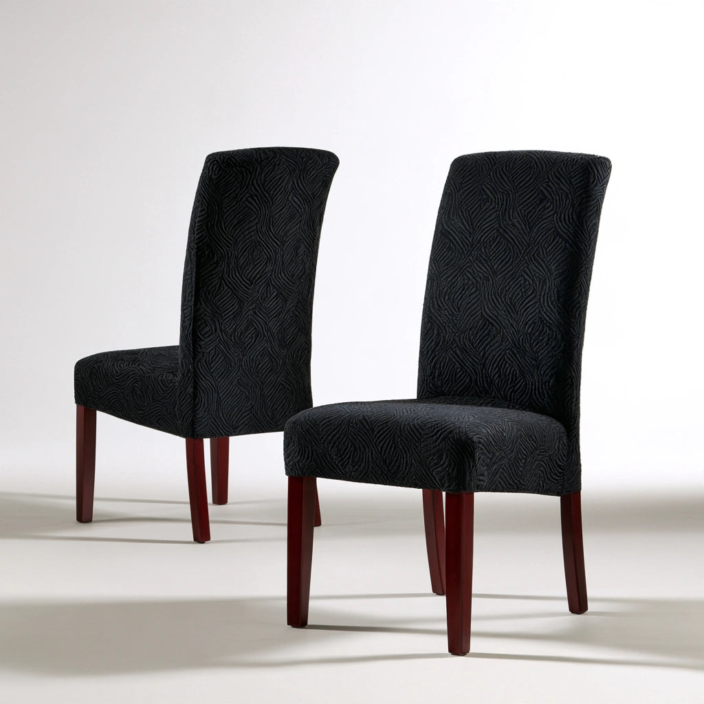 Sedia da pranzo dalle linee essenziali con schienale alto, colore grigio